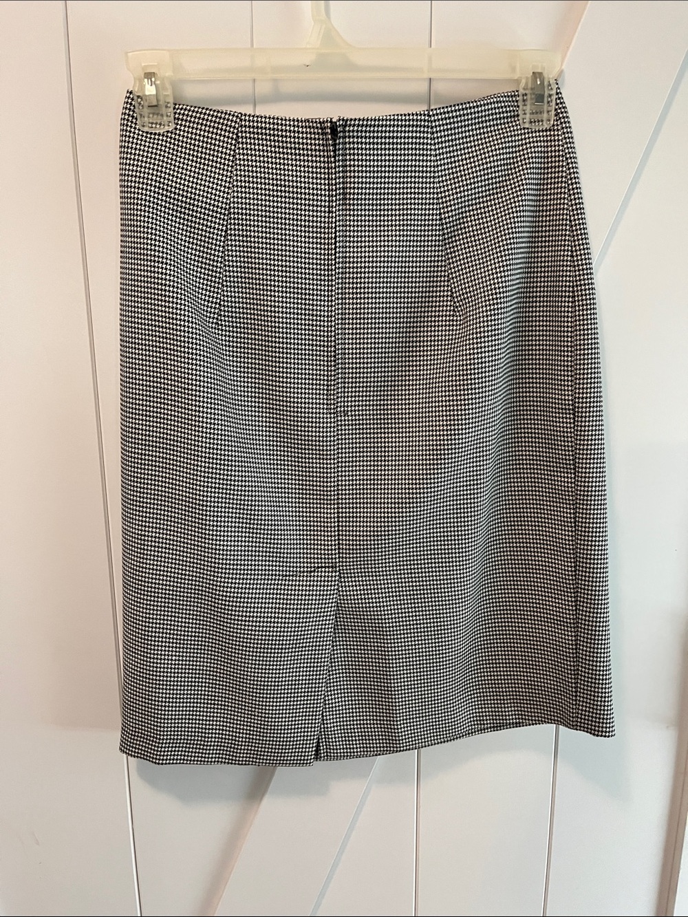 Vintage Black & White Houndstooth Pencil Skirt - Picture 2 of 3